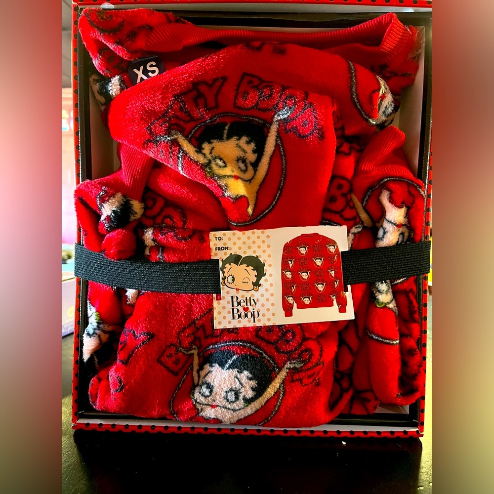 Giftable New Betty Boop in the box